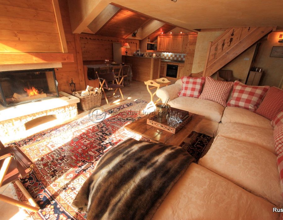 Sunny south facing chalet apartment in Méribel 3