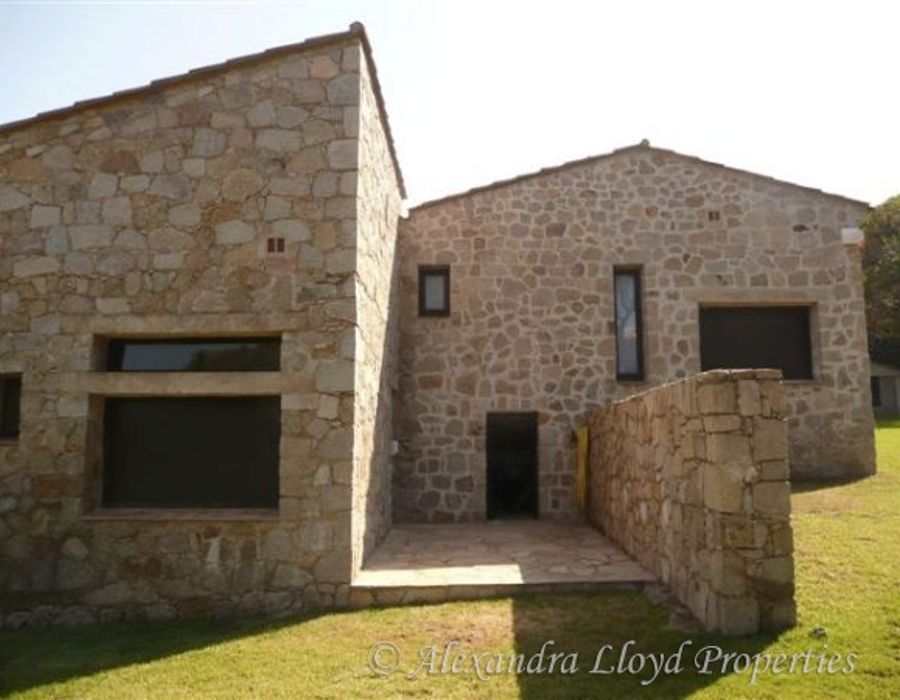 Water edge property at Porto-Vecchio 3