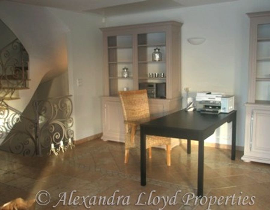 Neo Provencal villa on the West side of Cap d'Antibes 6