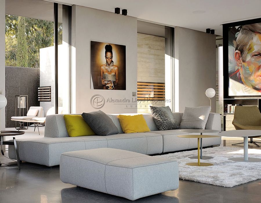 Contemporary and luxurious villa overlooking Pampelonne Beach 6