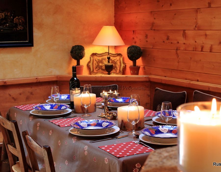 Sunny south facing chalet apartment in Méribel 6