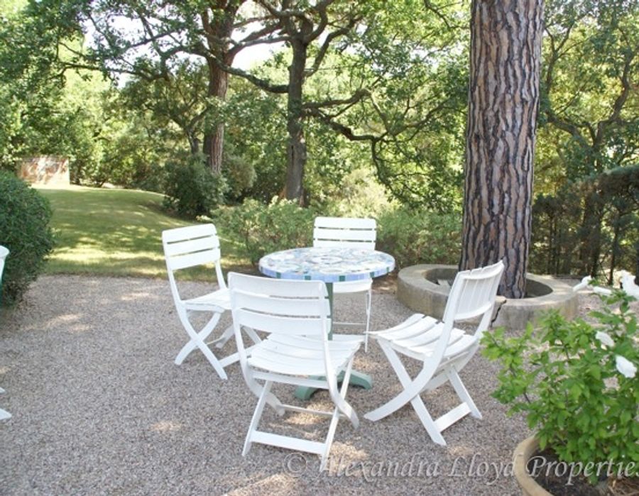 Provencal villa for sale in Saint Tropez 1