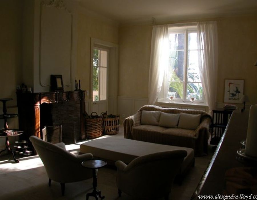 Beautiful elegant turn of century villa of 400m² 3