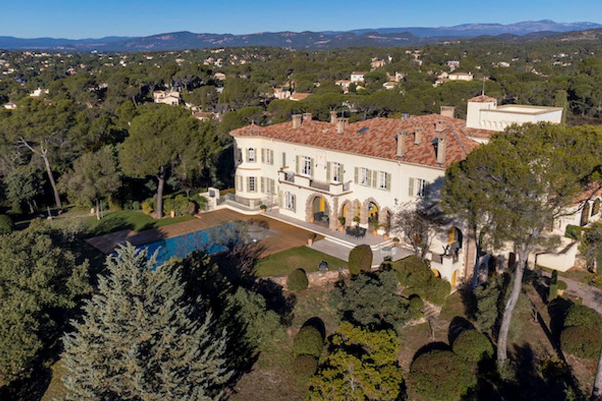 A fully restored luxurious castle to rent in Valescure, close to Frejus and Saint Raphael