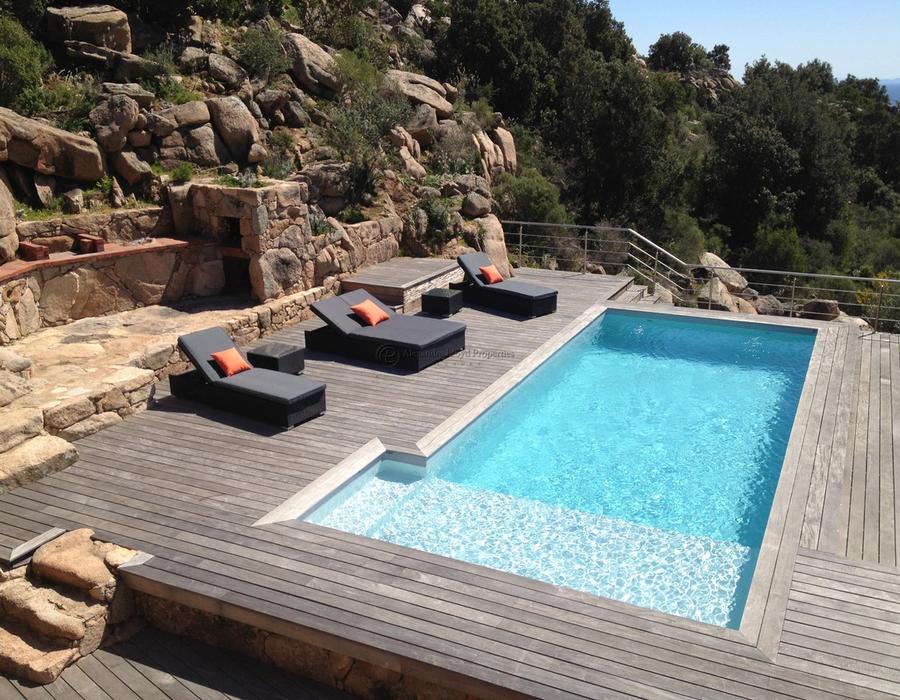 Mid way between the beaches of Palombaggia and Santa Guilia  6