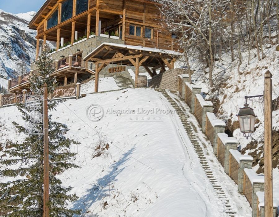 New and rare! A contemporary chalet in Tignes, close to Val d'Isere 2