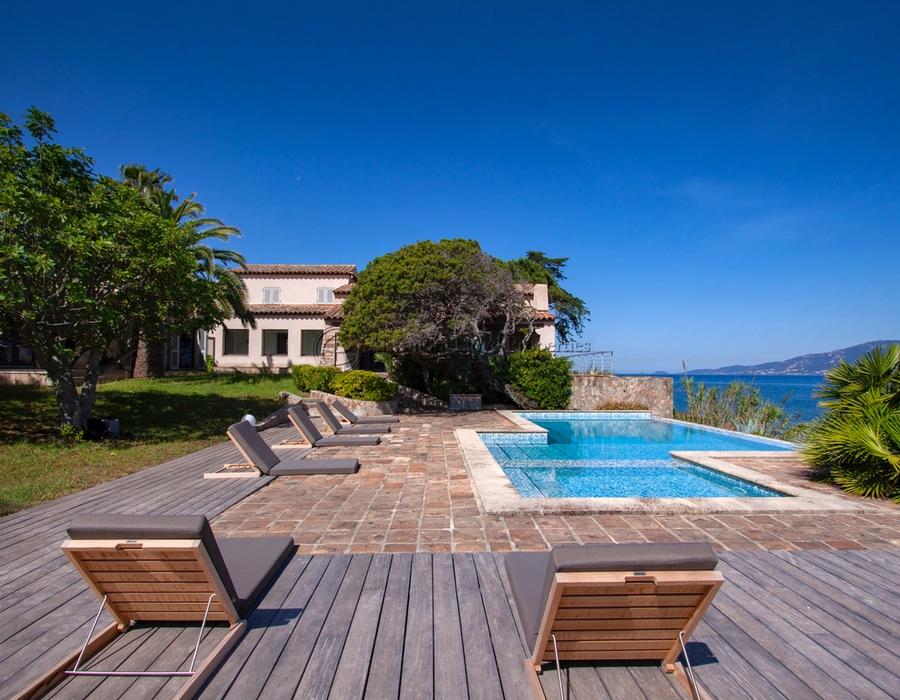 A true water front property in Porticcio, South Corsica 1