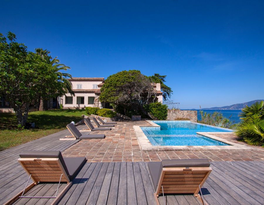 A true water front property in Porticcio, South Corsica 1