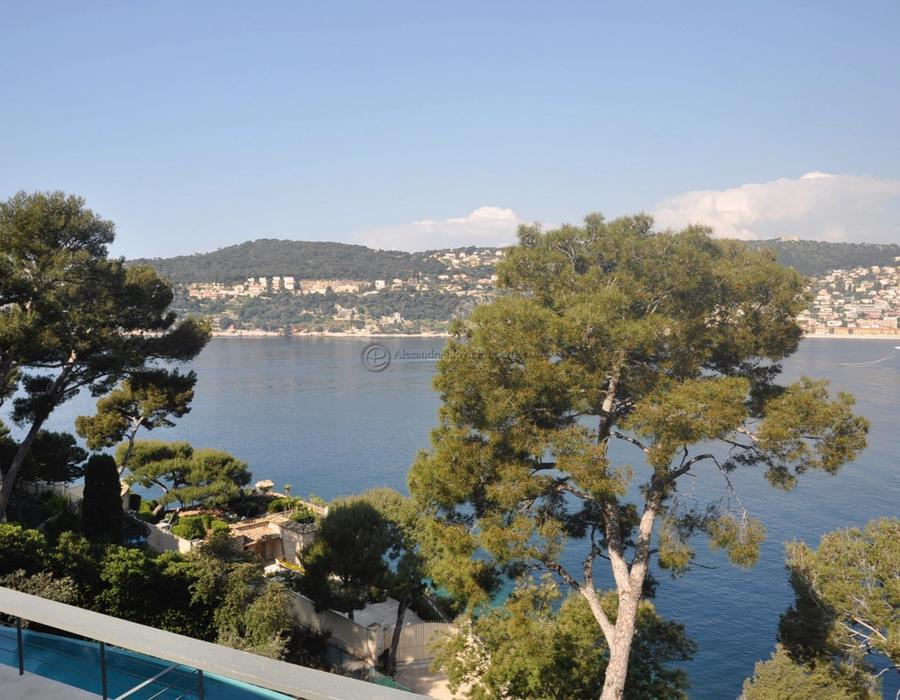 Modern @ Passable Beach - Saint Jean Cap Ferrat 5