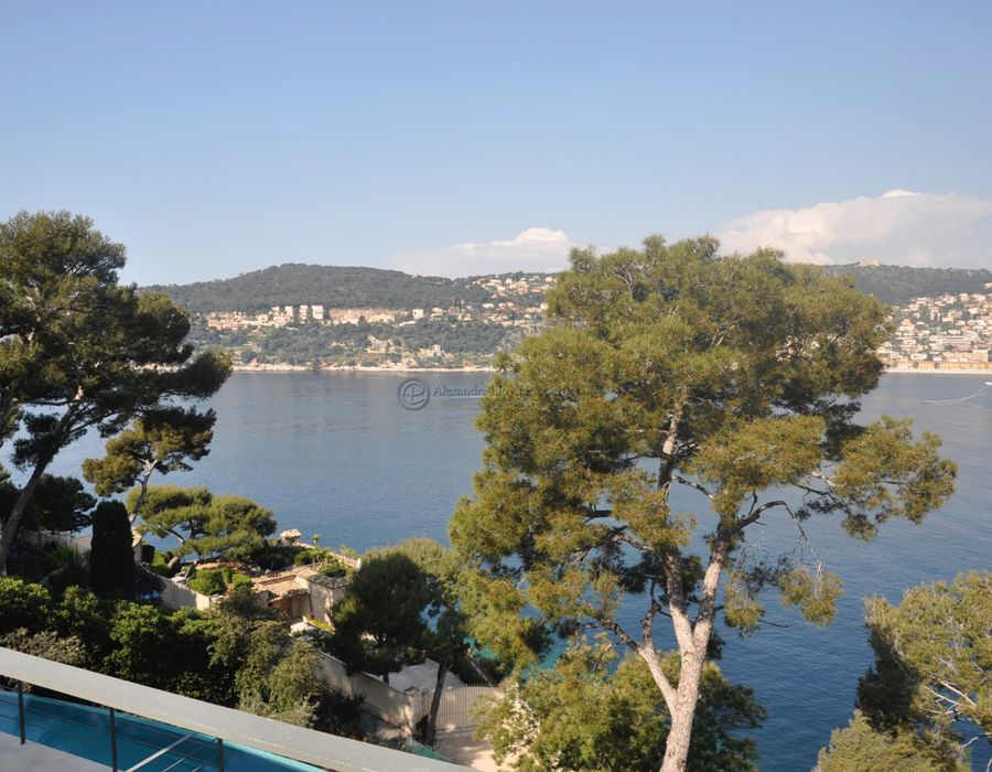 Modern @ Passable Beach - Saint Jean Cap Ferrat 5