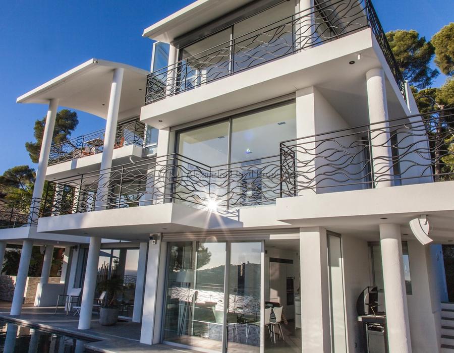 A newly built contemporary villa overlooking Saint Jean Cap Ferrat 2