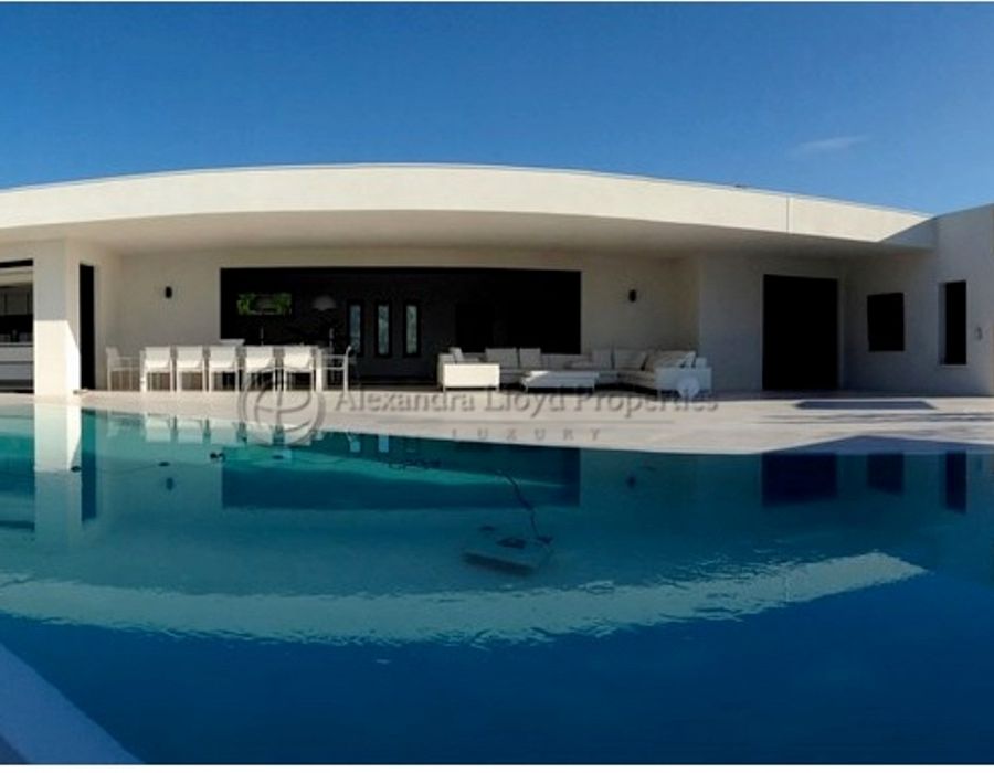 Contemporary Villa Located in Pinarello, South Corsica 1