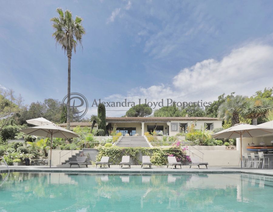 Villa for Rent in Domaine de l’Oumède, Ramatuelle, Enjoying Beautiful Views 6