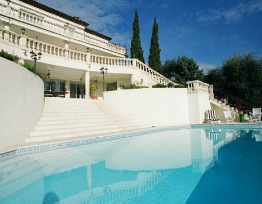 Luxurious Florentine Villa in Cannes 2