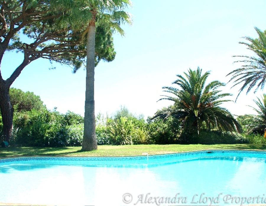 A lovely property in Treilles de la Moutte in Saint Tropez 2