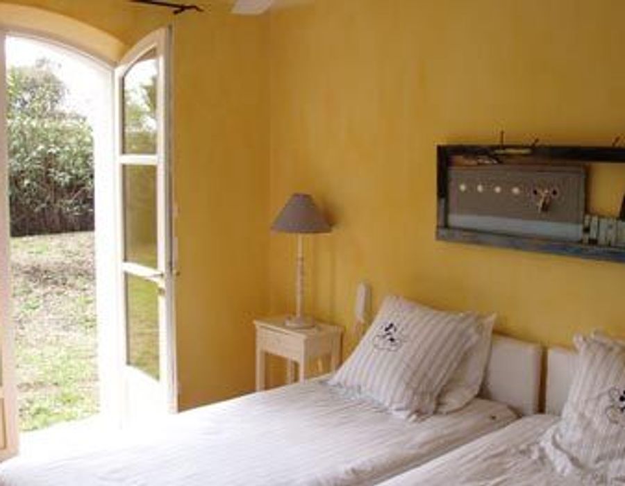 Wonderful 400m² Bastide situated in Les Parcs de Saint Tropez 4