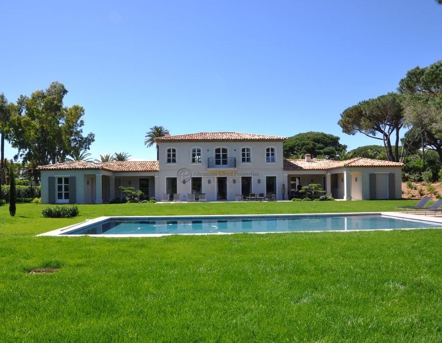 Modern family home for rent in les Parcs de Saint Tropez 2
