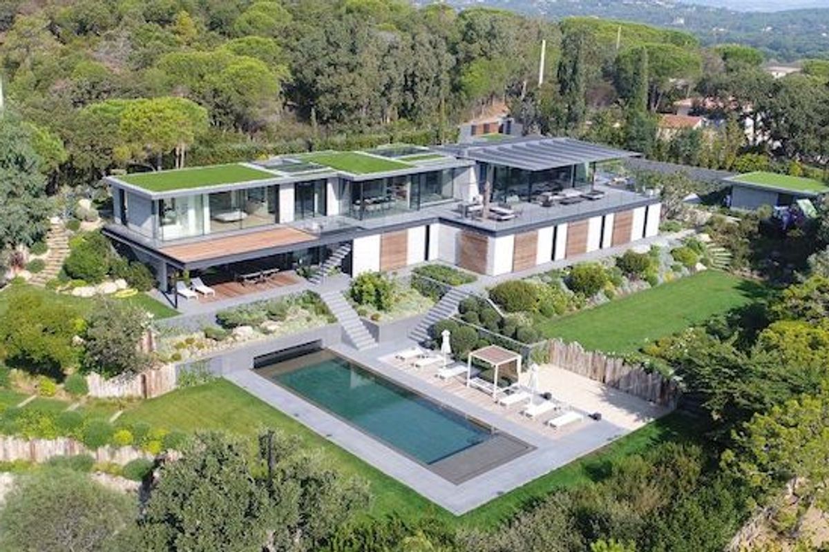 Contemporary and luxurious villa overlooking Pampelonne Beach