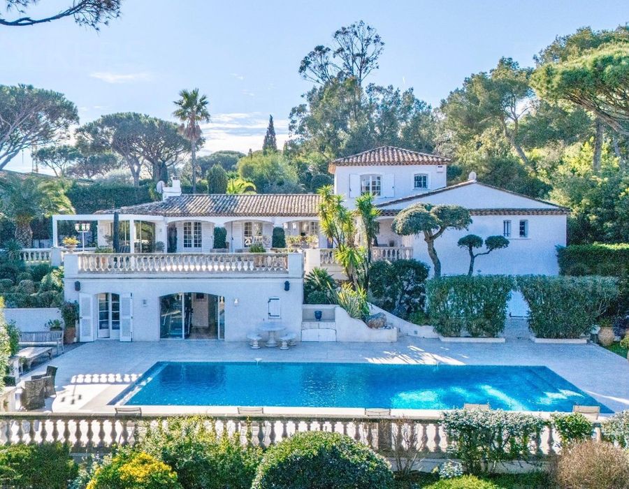 Villa for rent in the exclusive Domaine des Moulins Ramatuelle 1