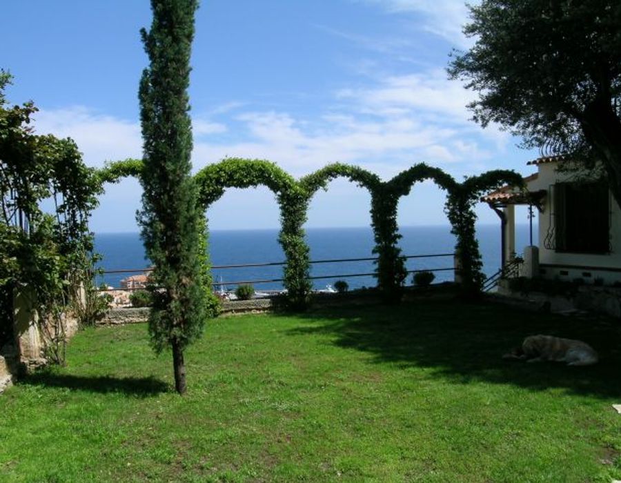 A nice property just a walk away from Monaco! Monaco 4