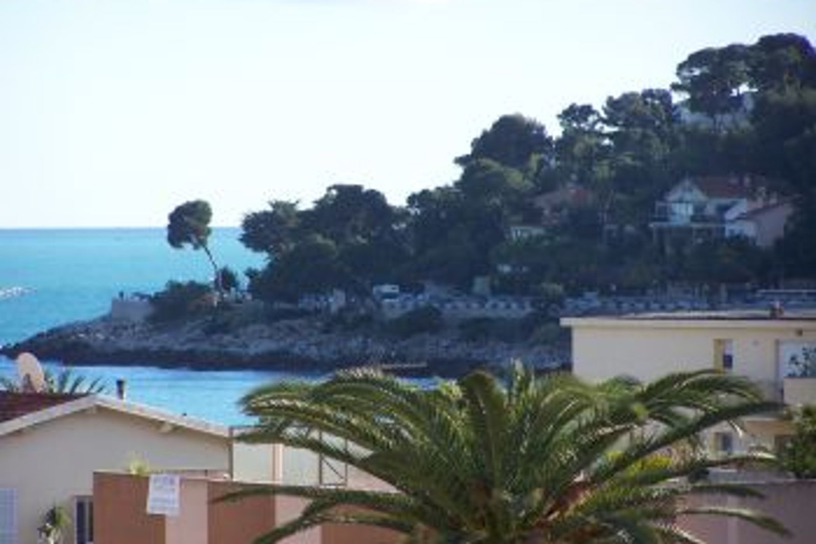 Cosy apartment located 5 minutes away from Carnolès station