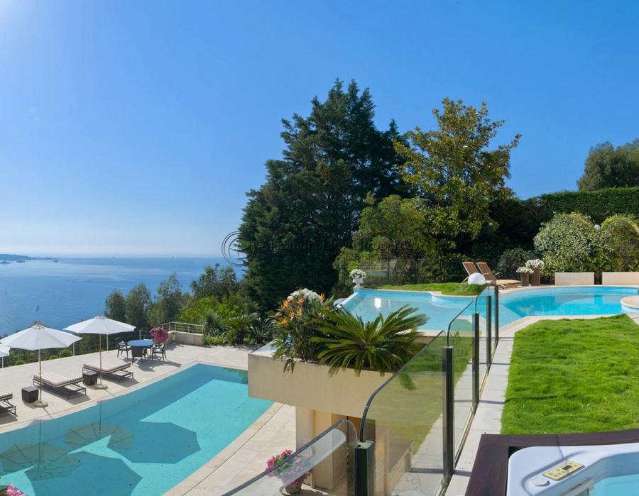 Wonderful property in the hills of Cannes with exceptional views  2