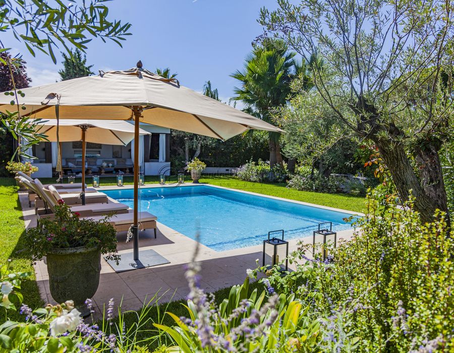 A beautiful charming family home for rent on the Cap d'Antibes 3