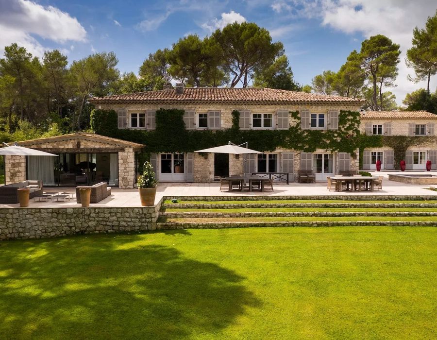 An exceptional 9 bedroom property located in a gated domaine in Valbonne 2