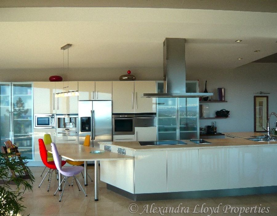 An attractive and contemporary villa located in Theoule sur Mer 5