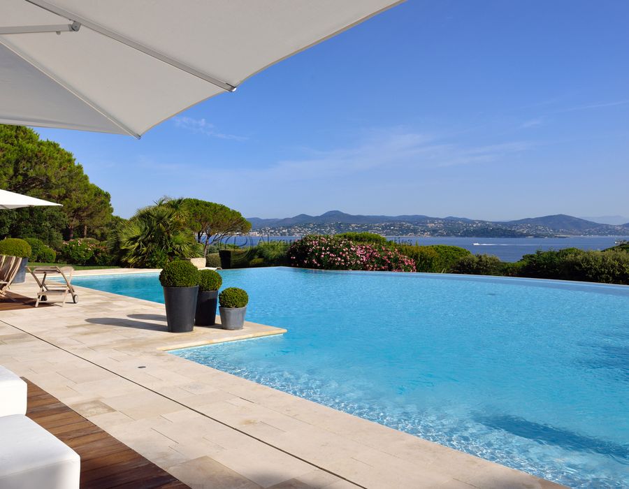 Wonderful views from a wonderful villa in Les Parcs de Saint Tropez 1