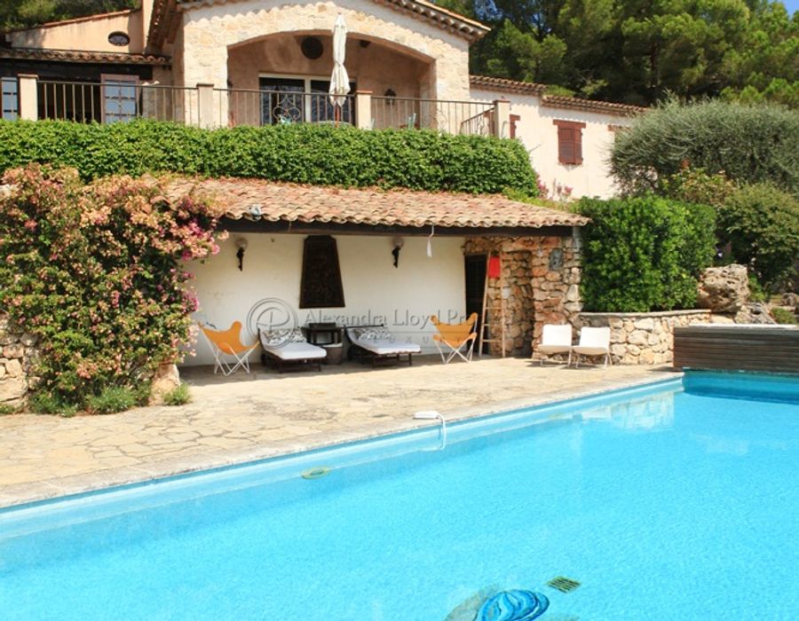 Villa for rent in Les Hauts de Saint Paul 1