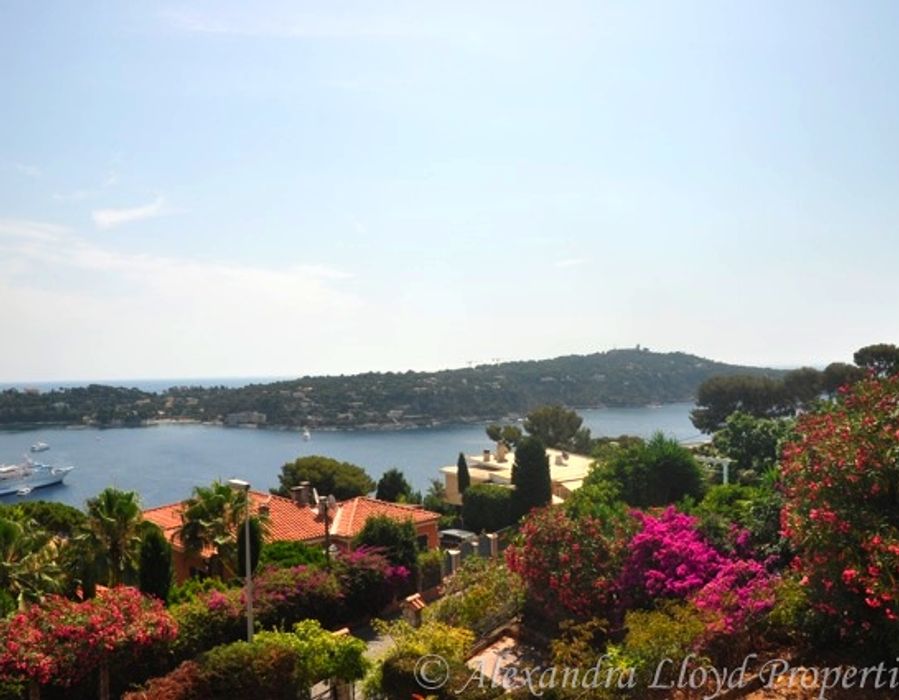Interesting renovation/building project in Villefranche sur Mer 3