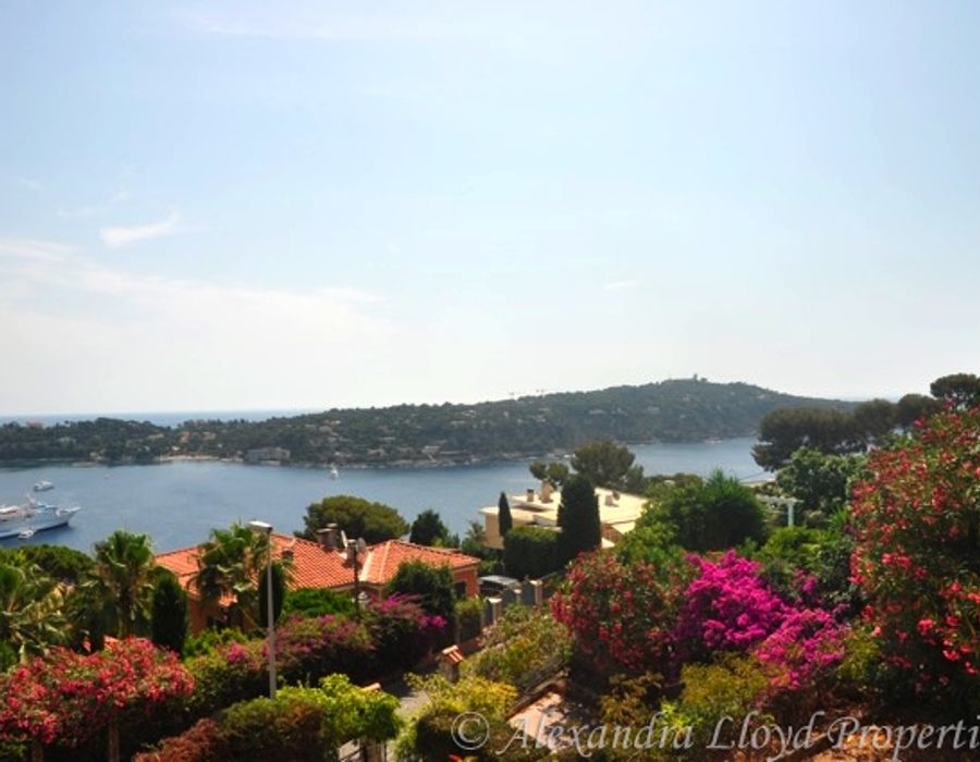 Interesting renovation/building project in Villefranche sur Mer 3