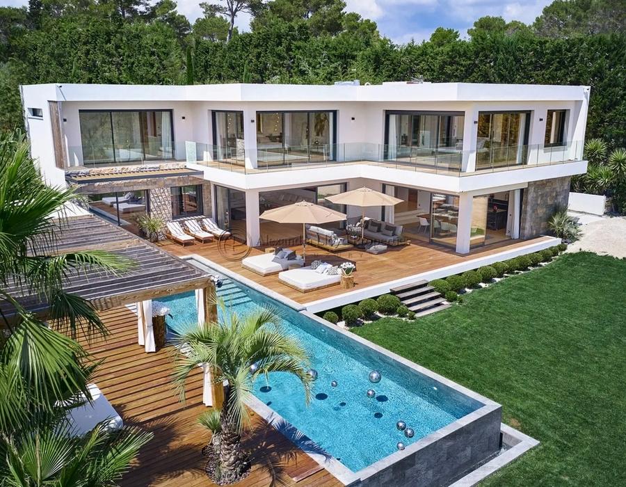 A fabulous contemporary villa for rent and sale in Mougins 2