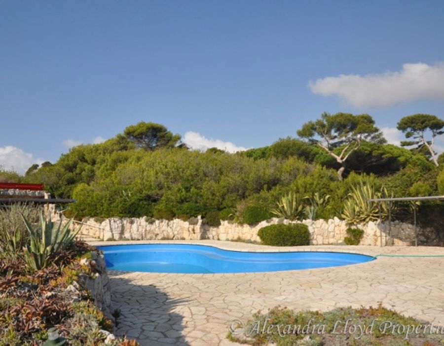An exceptional waters edge property on the tip of the Cap d'Antibes 5