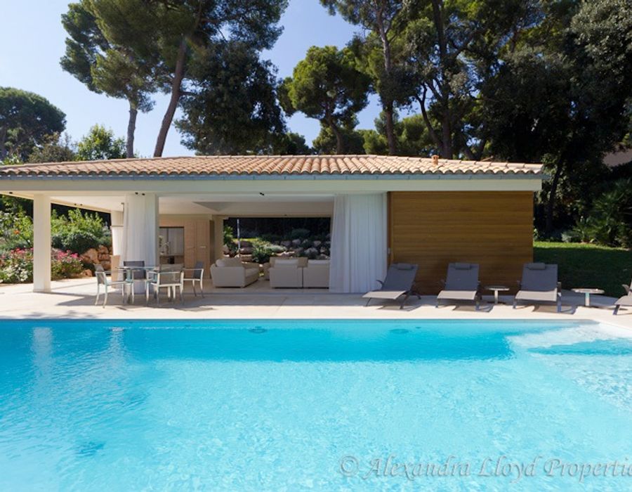 NEW! Stunning property located on the elegant Cap Martin 4