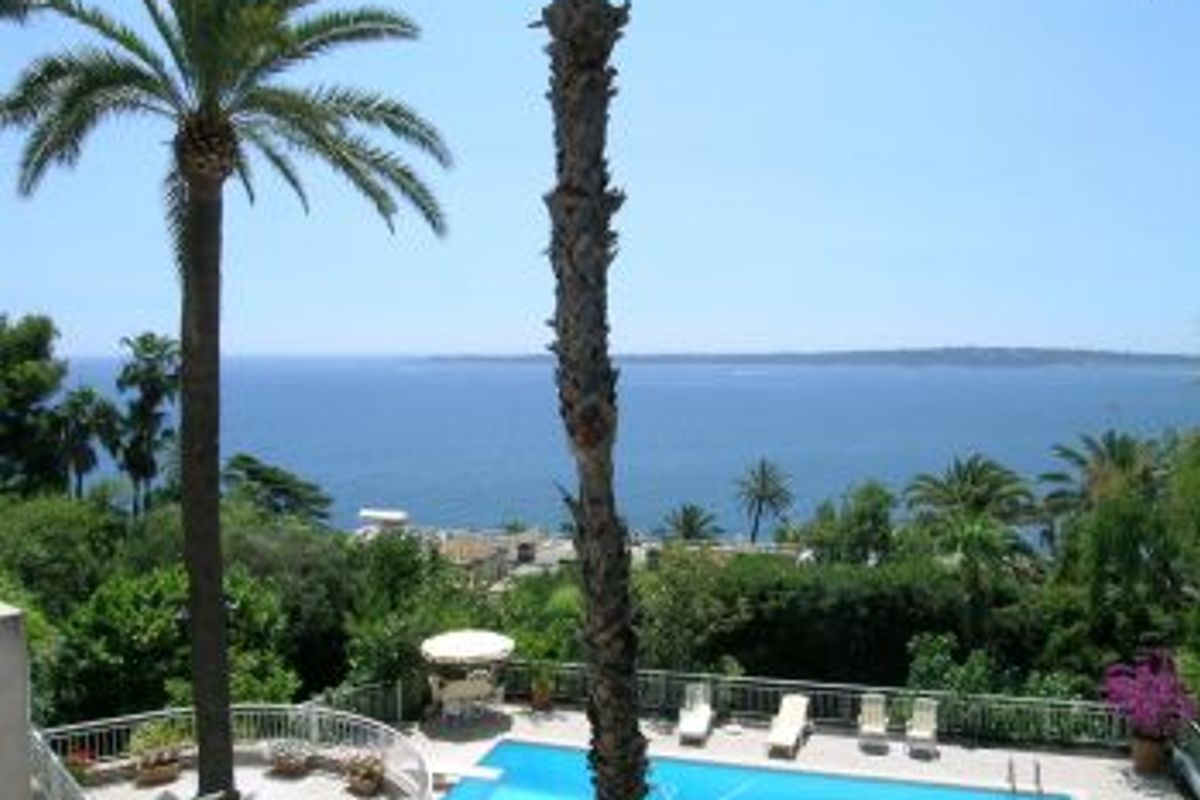 Super views from the prestigious Cannes Californie
