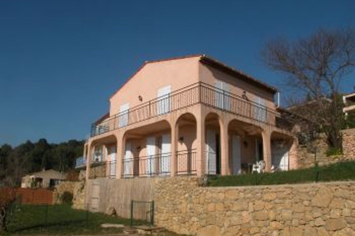 Modern villa in Cannes