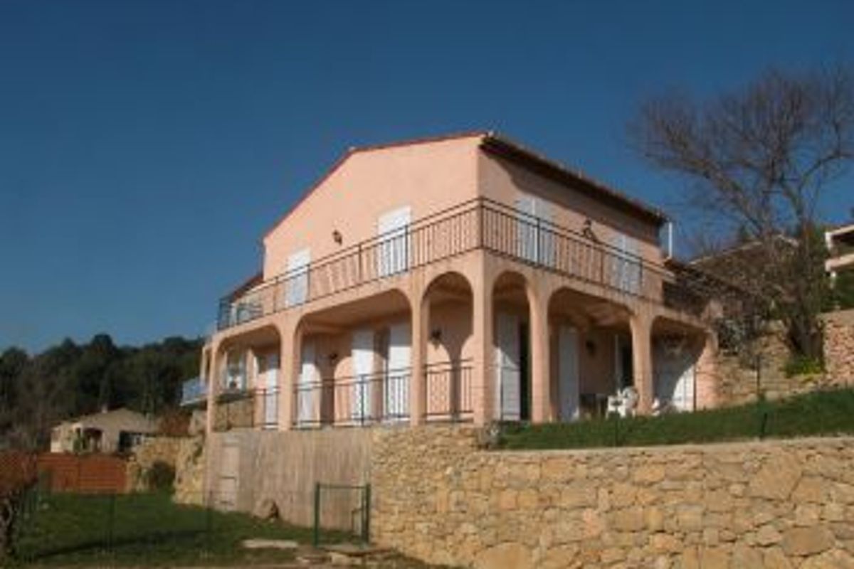 Modern villa in Cannes