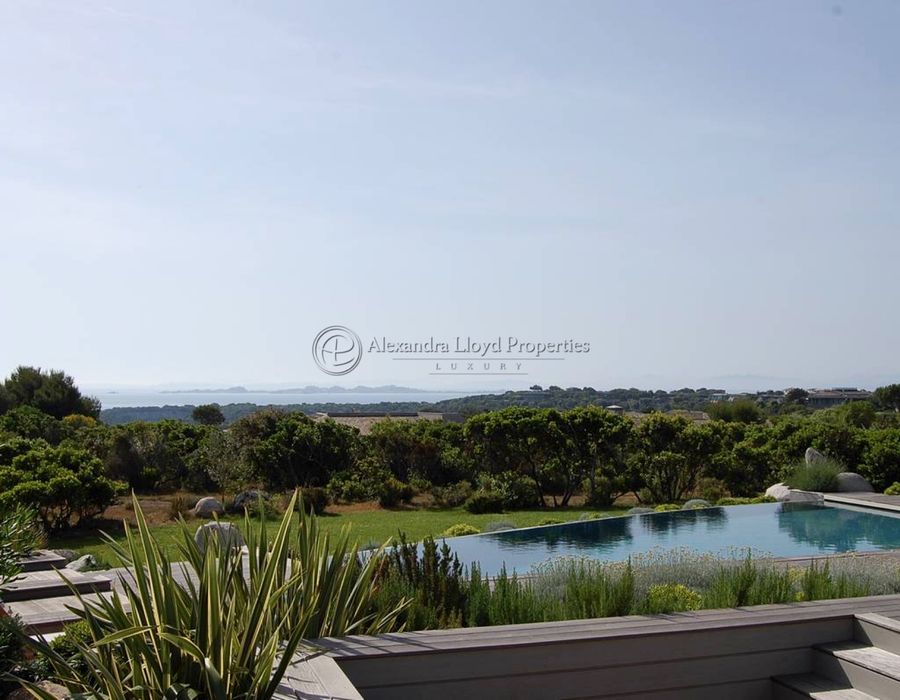 Luxury Villa for Rent in the Private Domaine of Sperone 3