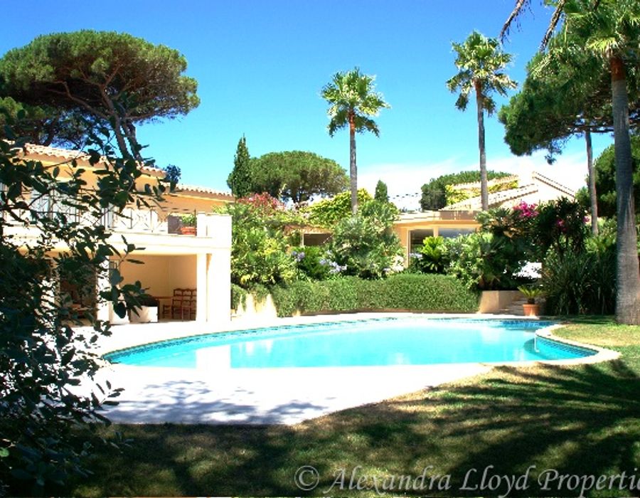 A lovely property in Treilles de la Moutte in Saint Tropez 4