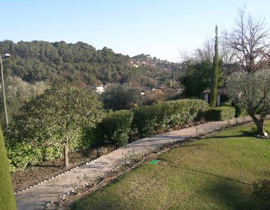 A wonderful converted farmhouse in Saint Paul de Vence 2