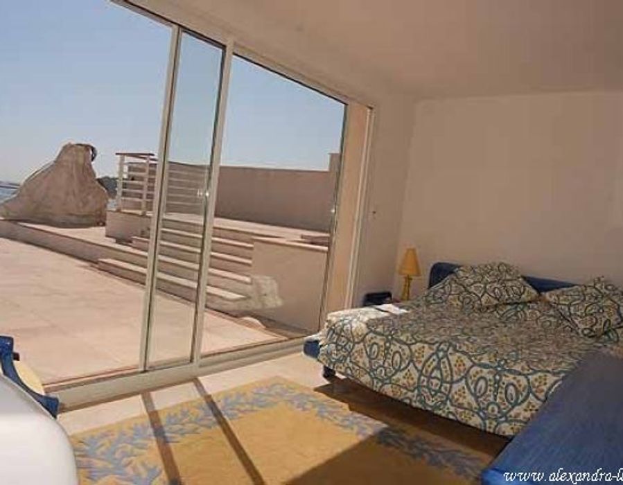 Waters edge property on the Cap d'Antibes 6