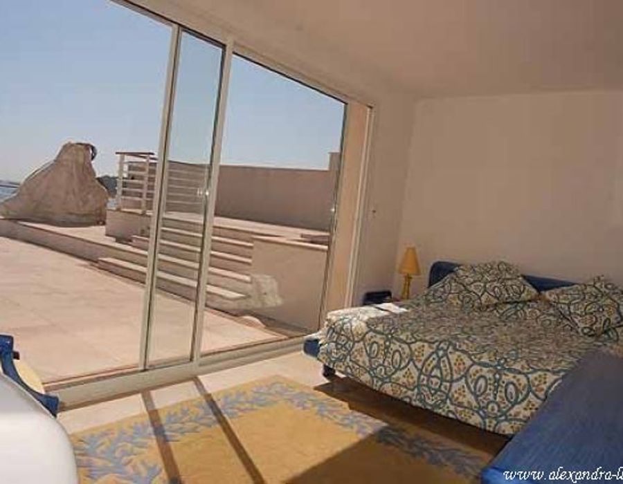 Waters edge property on the Cap d'Antibes 6