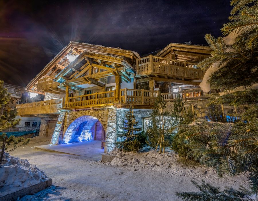 One of the most stunning chalets for rent in Val d'Isere .... 1