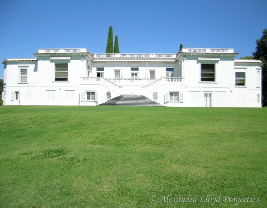 Pure luxury on the Cap d'Antibes 3