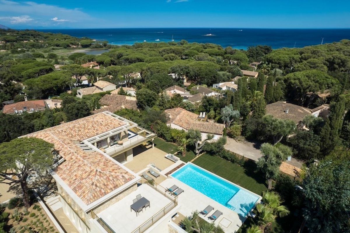 Contemporary villa for rent located in Le Parc des Salins, Saint Tropez