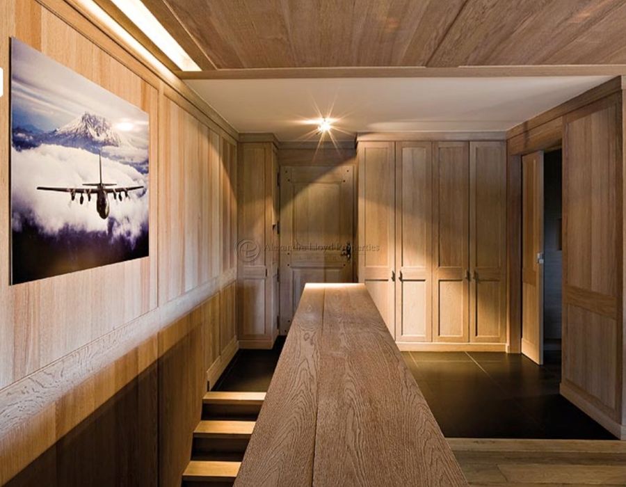 Ski in-Ski out luxury apartment in Courchevel 6