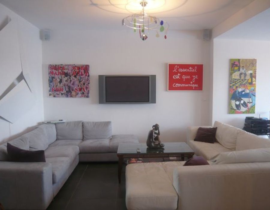 Large property located close to the centre of Cannes 3