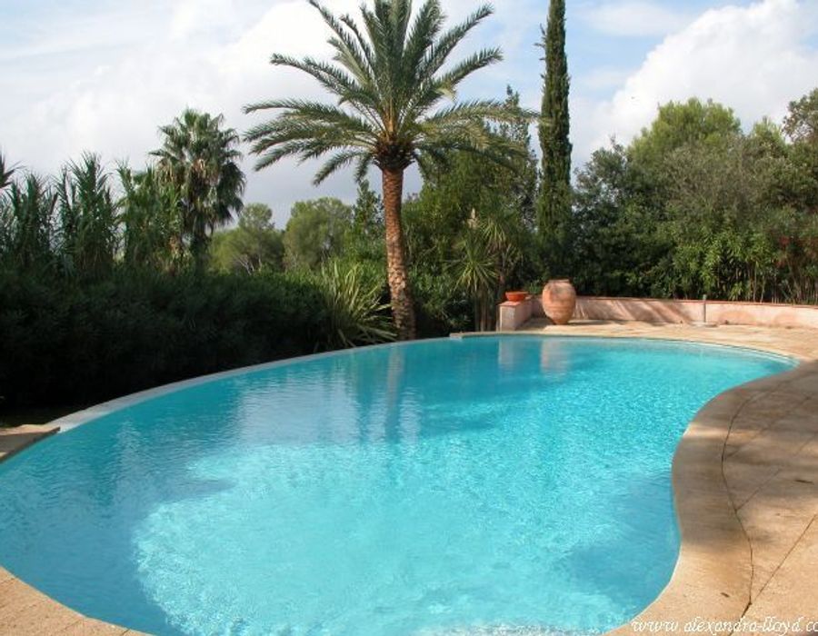 Provencale Villa in a private domain with sea views 5